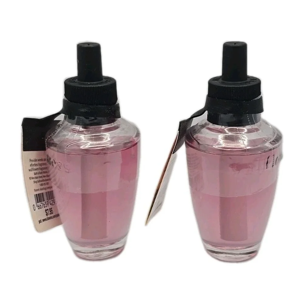 Bath & Body Works Milk Bar Birthday Cake Retired 2 Wallflowers Bulbs